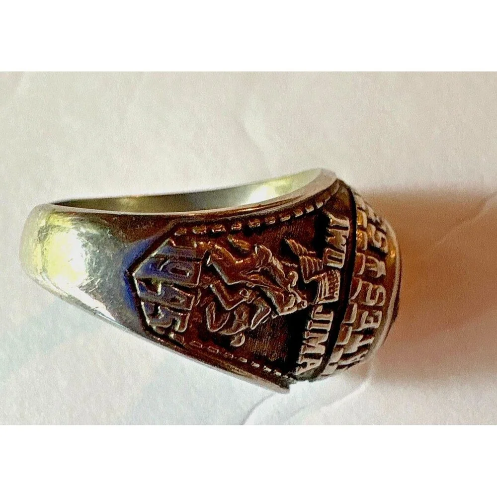 Vintage USMC Marines Ring Tun Tavern 1775 Iwo Jima 1945 Red Stone Military